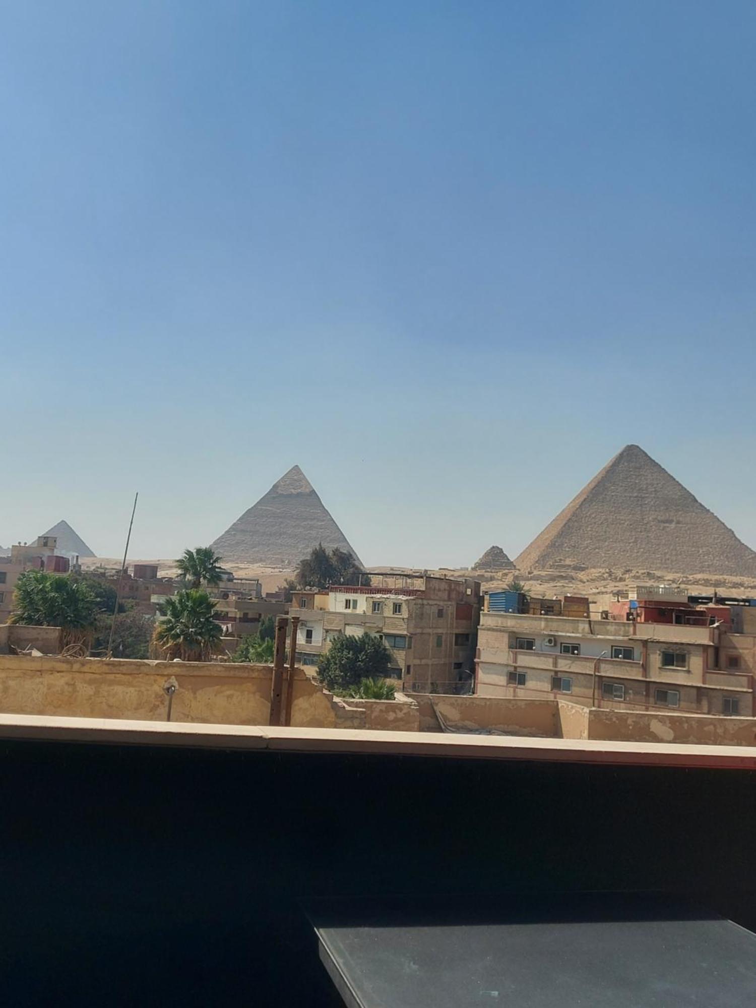 Orion Pyramids View Hotel Kafrat al Jabal Bagian luar foto