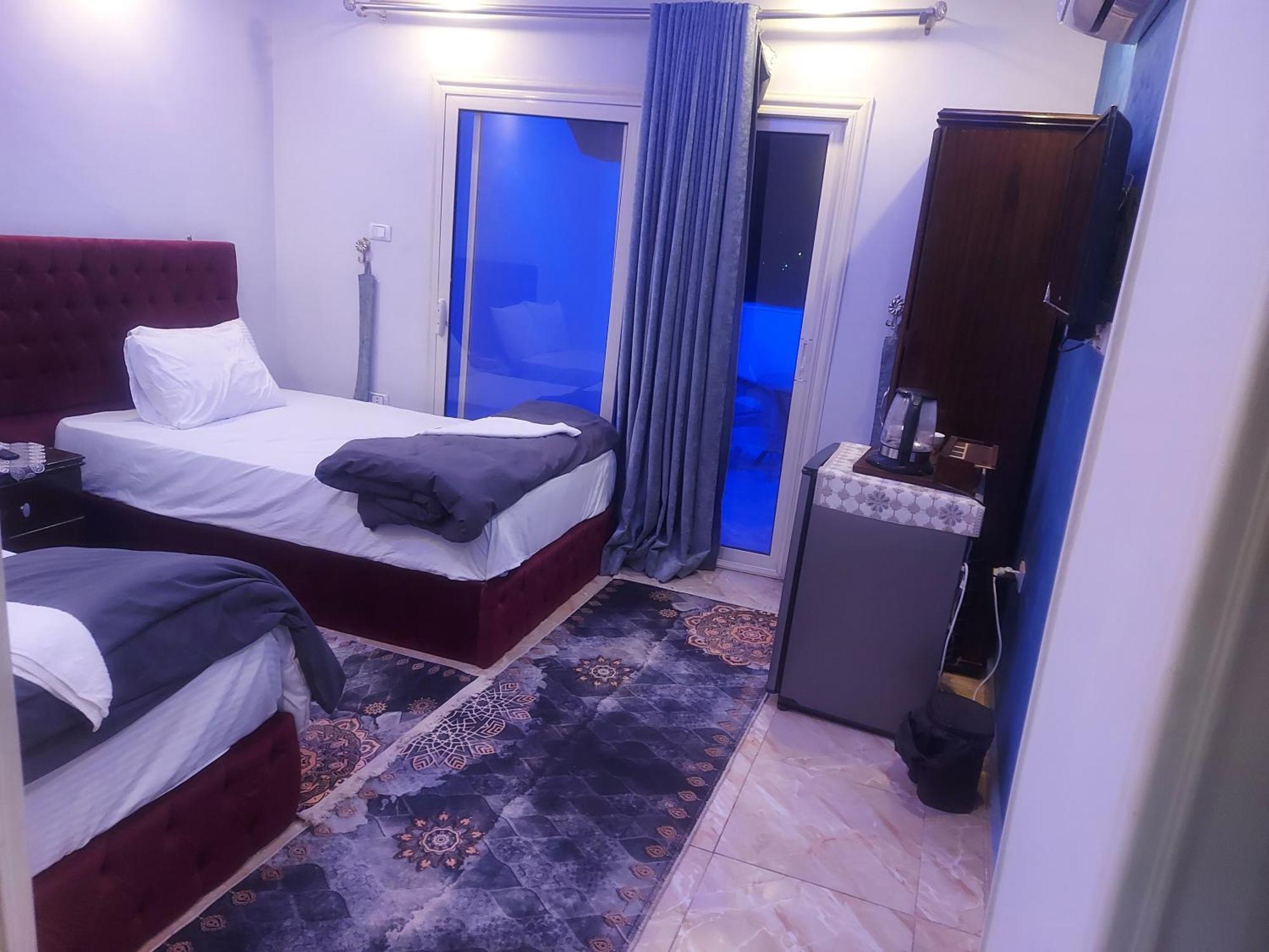 Orion Pyramids View Hotel Kafrat al Jabal Bagian luar foto