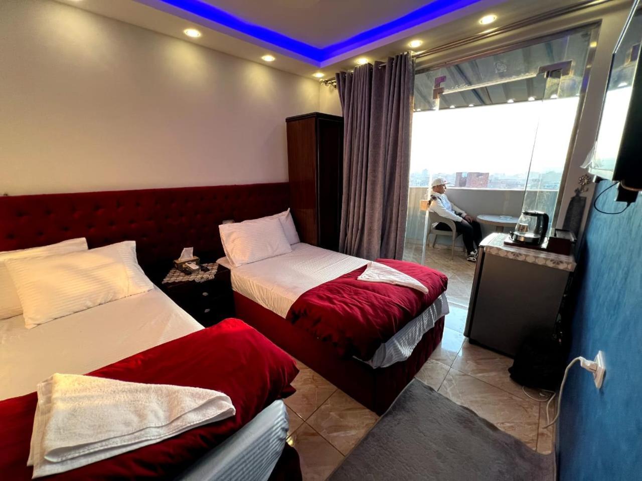 Orion Pyramids View Hotel Kafrat al Jabal Bagian luar foto