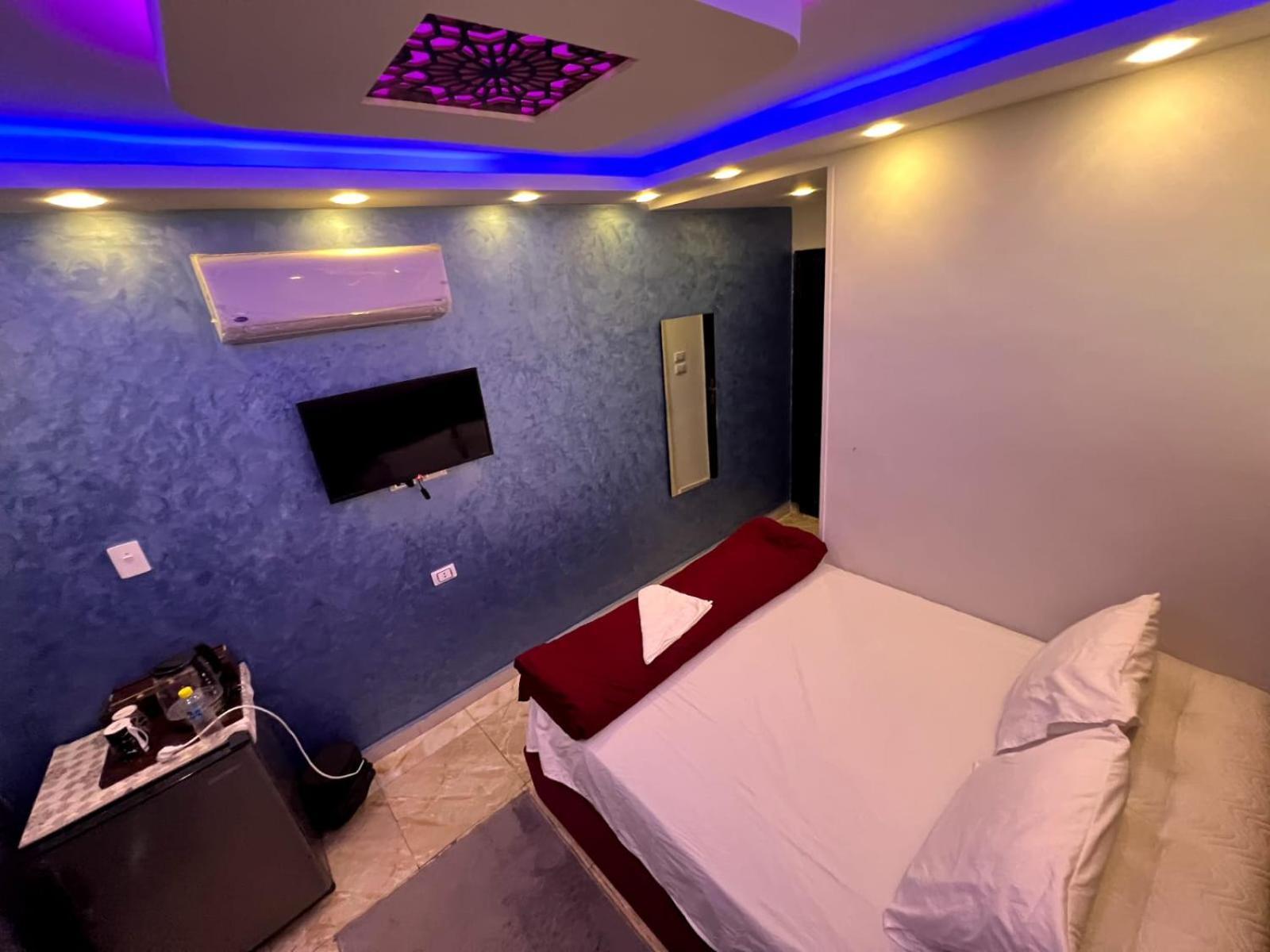 Orion Pyramids View Hotel Kafrat al Jabal Bagian luar foto