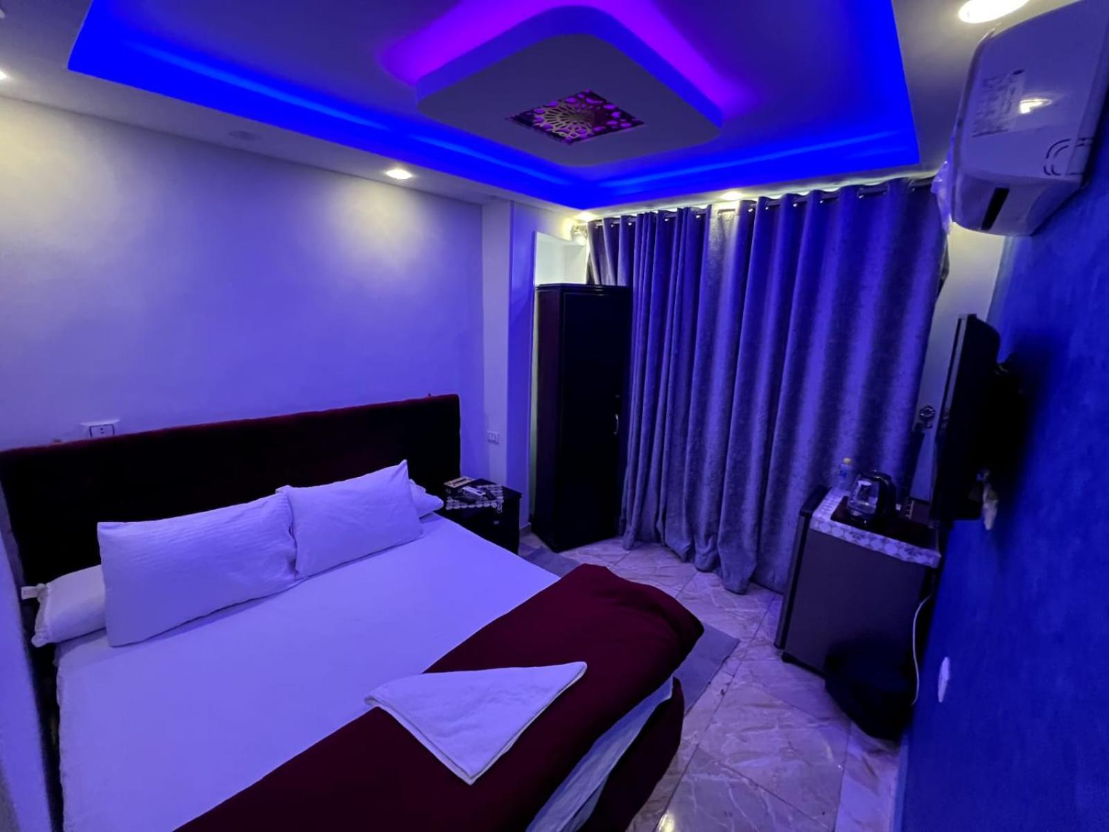 Orion Pyramids View Hotel Kafrat al Jabal Bagian luar foto